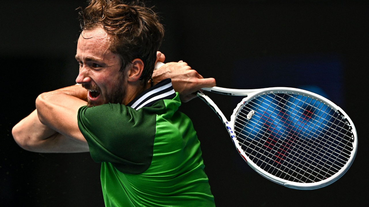 包含日本网球队绝地反击世界网球队，梅德韦杰夫制霸全场的词条