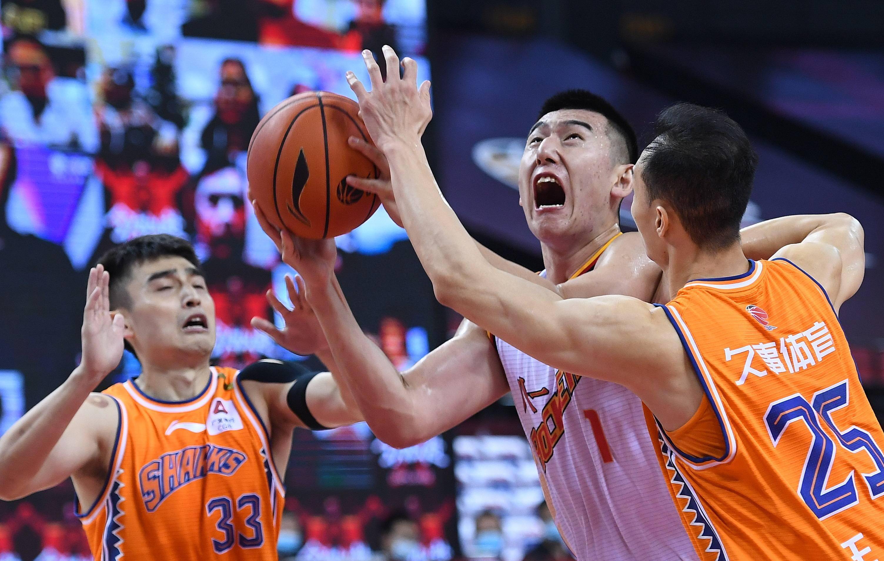 CBA赛事精彩瞬间盘点，年度回顾震撼登场