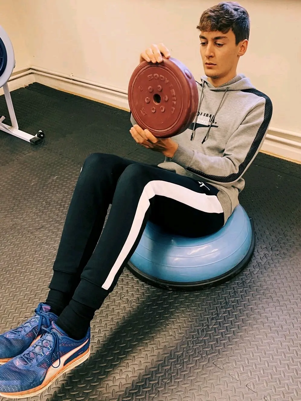 红牛二队绝杀阿斯顿马丁，拉塞尔刷新纪录