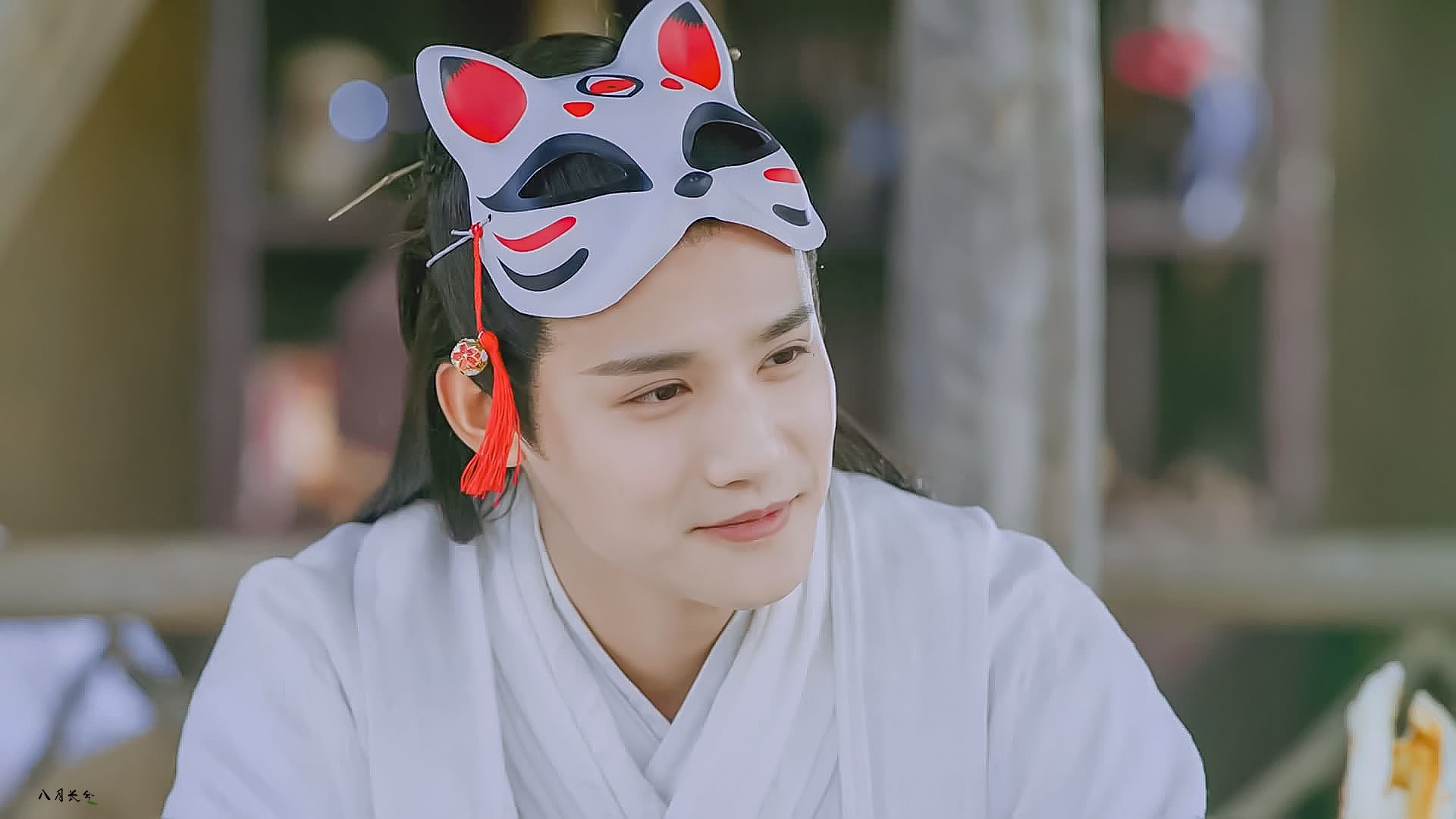 赛道与球场的交响，火箭引擎轰鸣，深圳在速度风暴中迷失