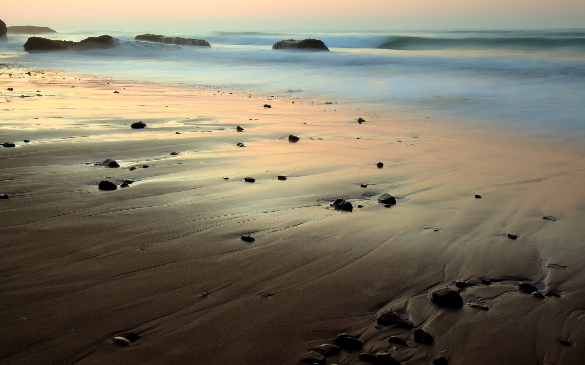 半悬之月死于一道弧光，拉什福德如何让欧冠决赛之夜提前落定