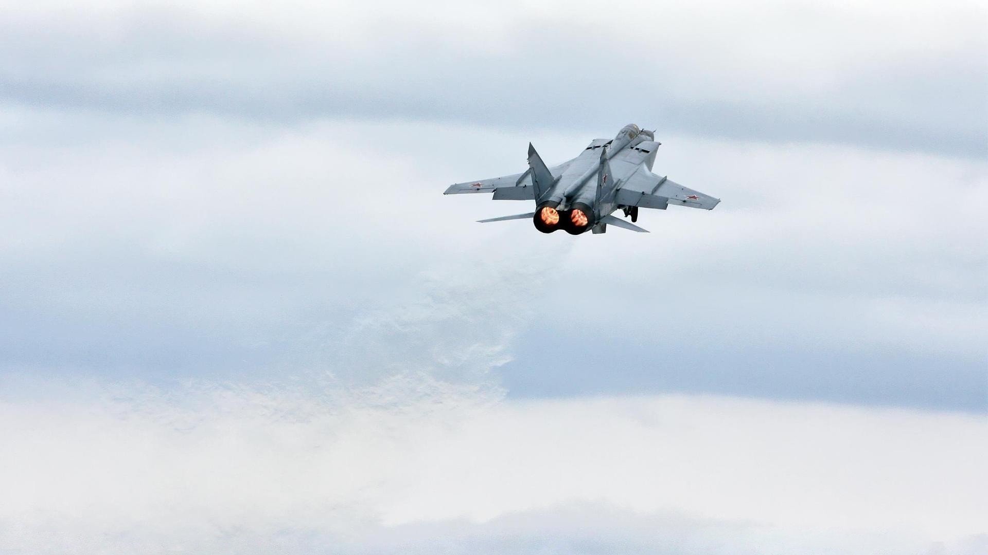 双子星与黑马，卡马文加爆发引领新生代，莱比锡红牛加时鏖战显韧性