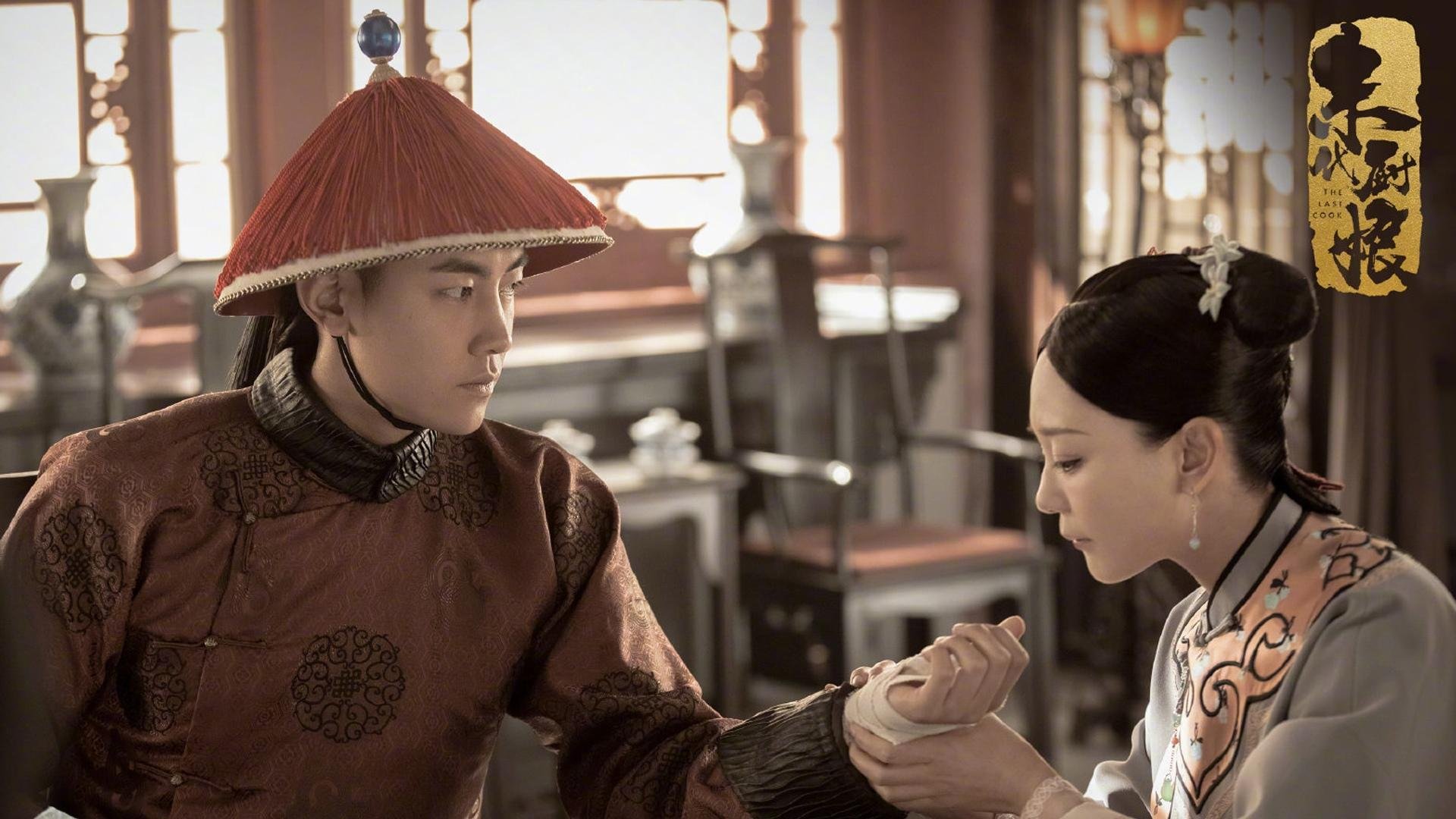 绿茵双城记，巨星闪耀与铁血团队的现代足球启示